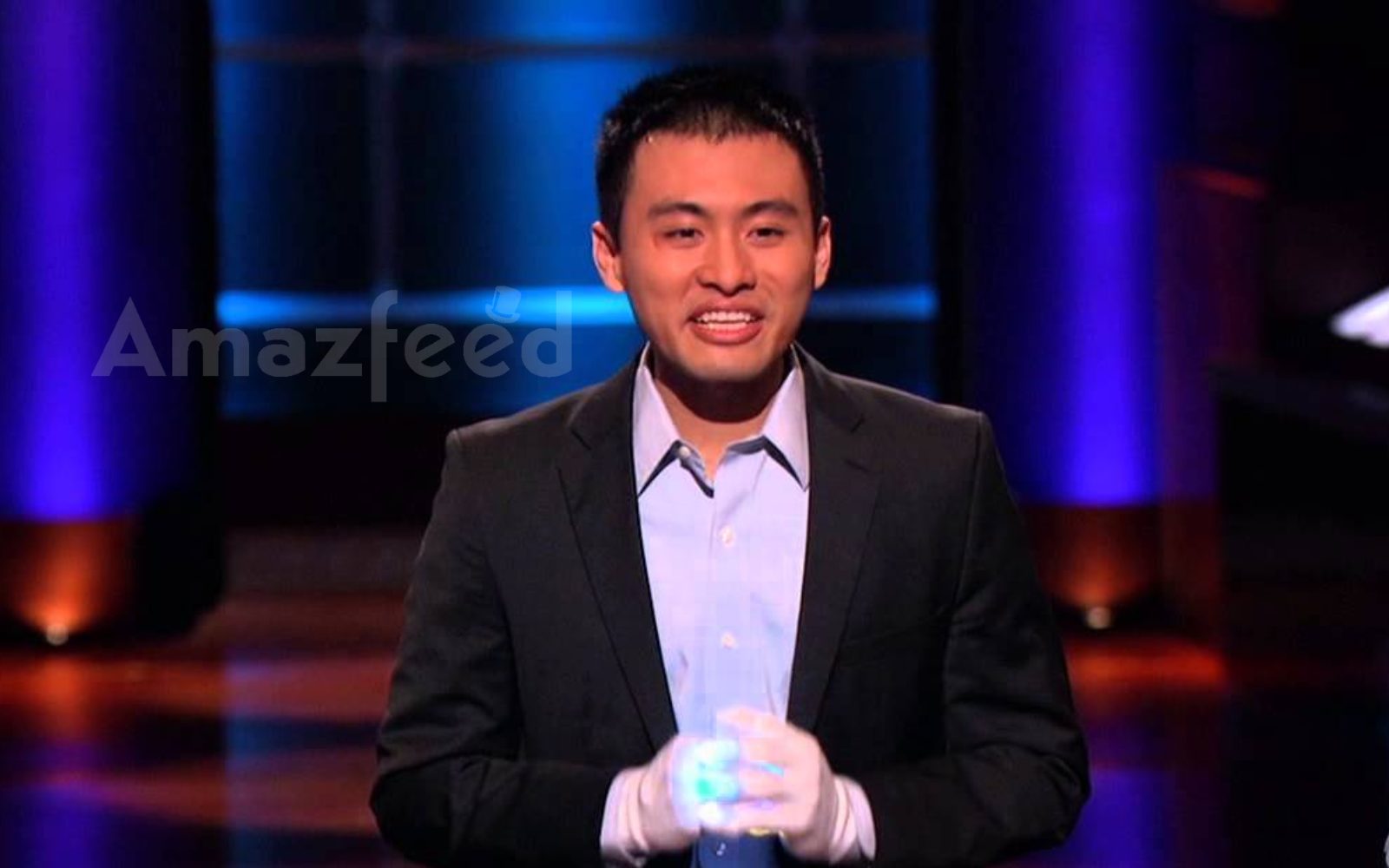 EmazingLights Gloves Net worth » Amazfeed まんがRAW